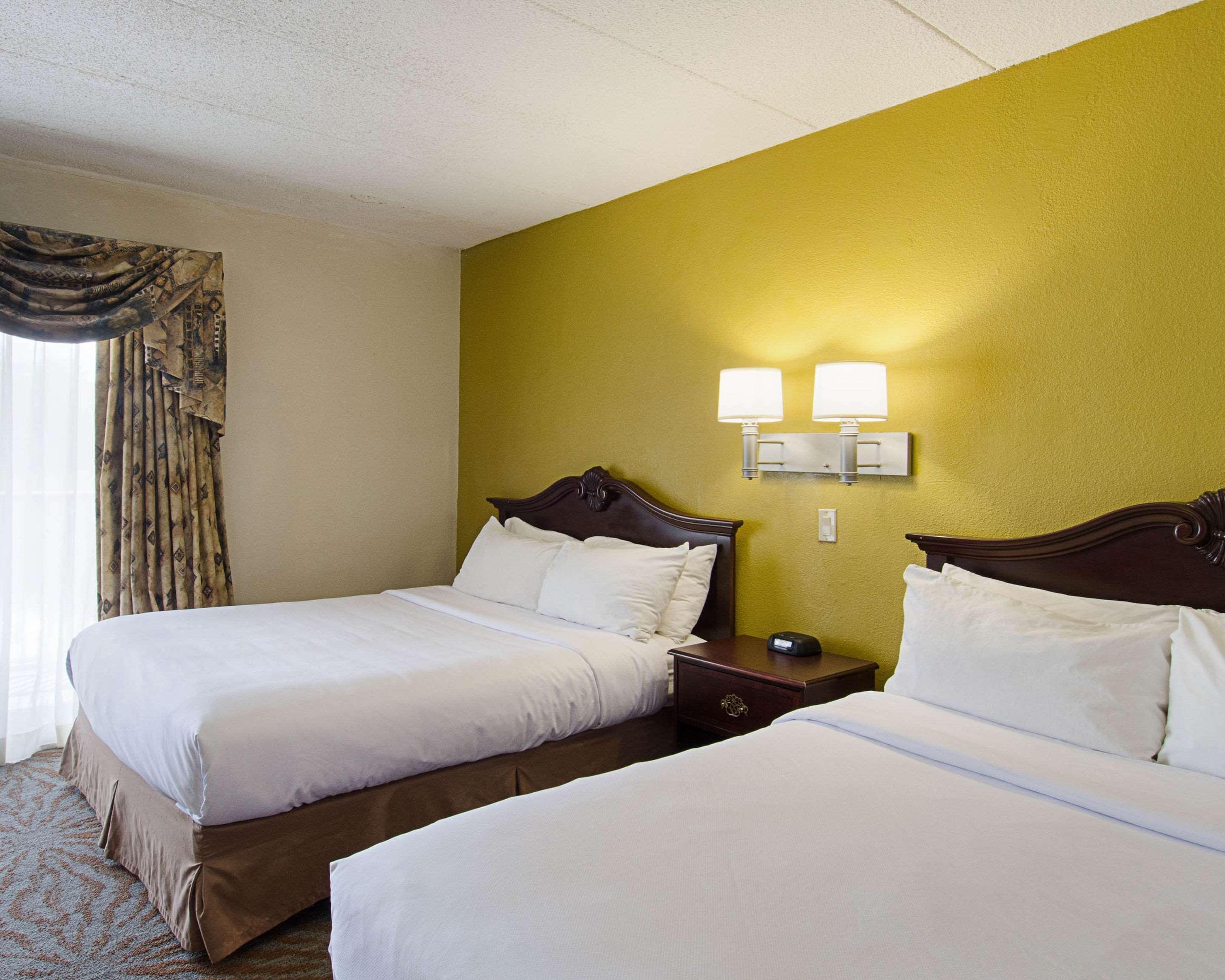 Quality Inn & Suites Worcester Exterior photo